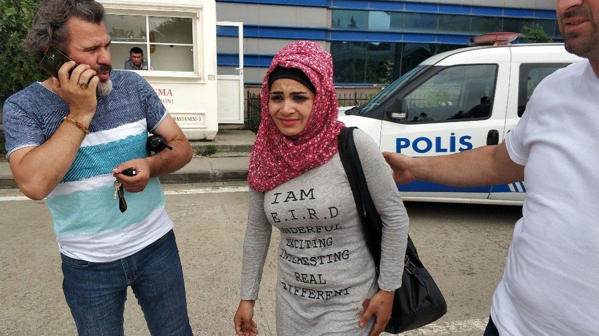 Iraklı kuaför kadın bıçaklı saldırıda yaralandı