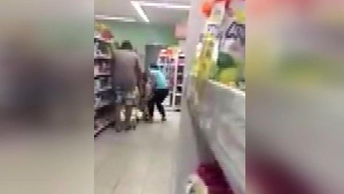 Kadın müşteriye, hemcinsi market çalışanından şiddet