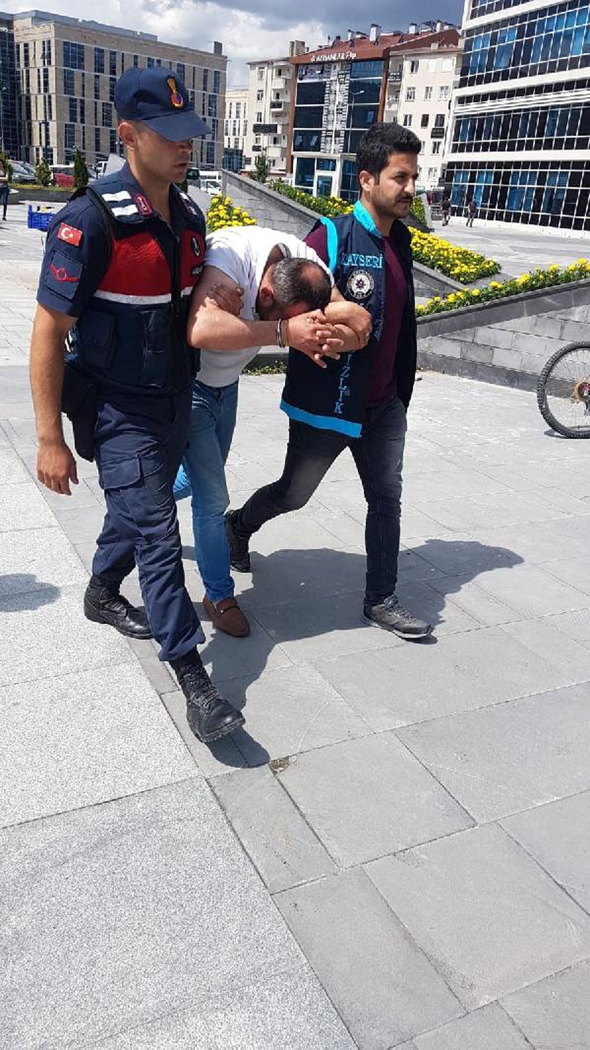 Kayseri\'de şofben hırsızı tutuklandı