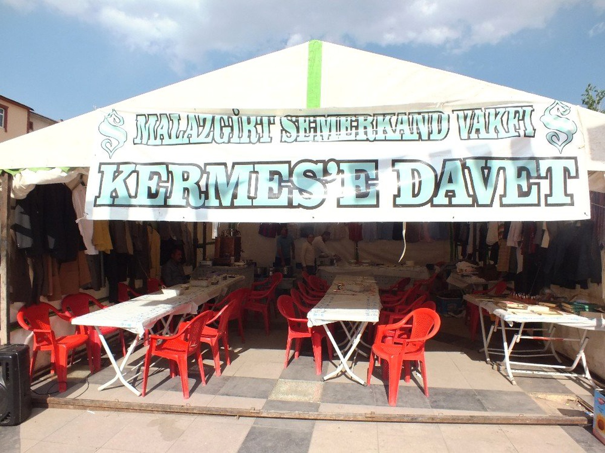 Malazgirt\'te Kur\'an kursu yararına kermes