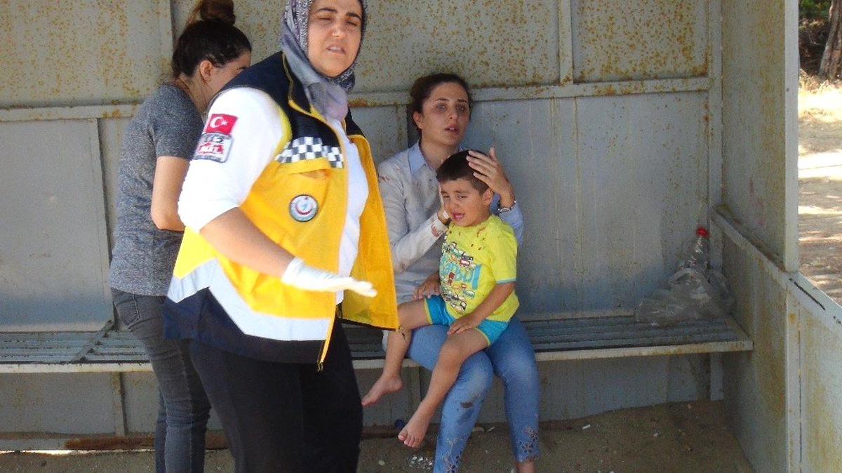 Manavgat\'ta trafik kazası: 1\'i çocuk, 7 yaralı