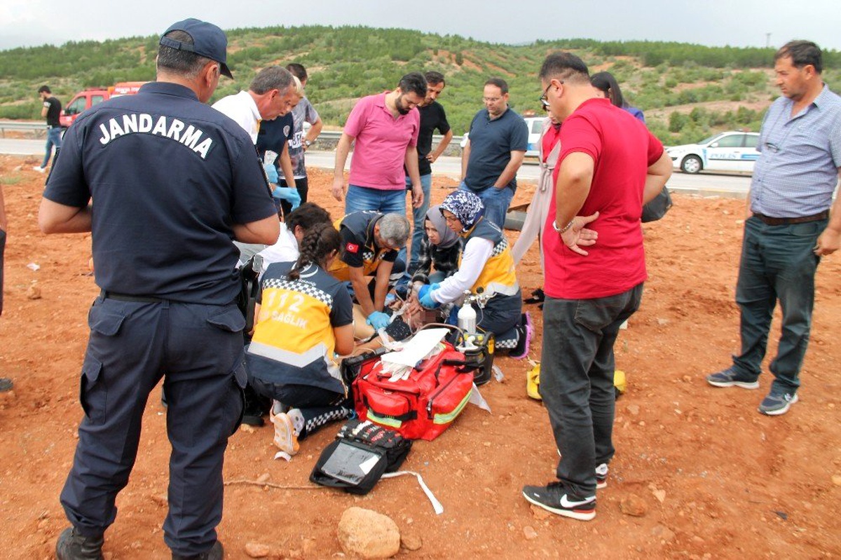 Otomobil takla attı: 16 yaşındaki genç hayatını kaybetti, 4 kişi yaralandı