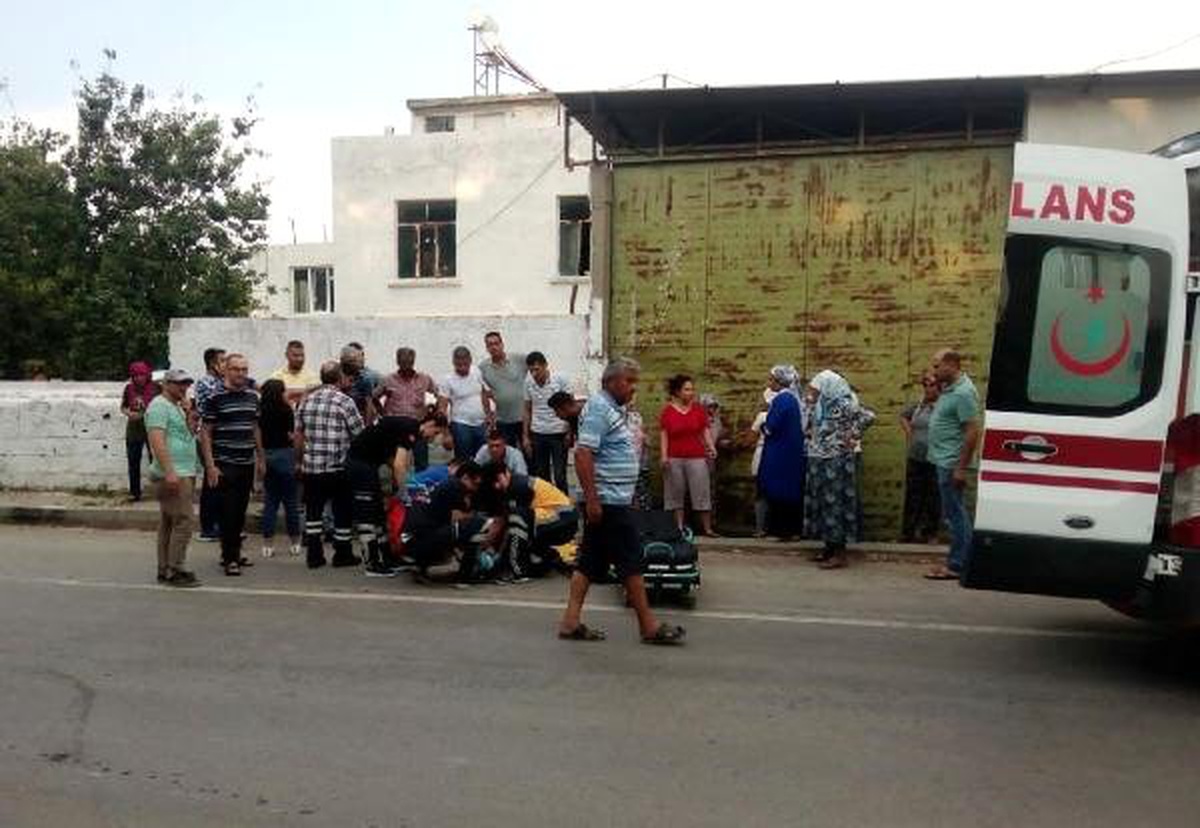 Otomobille çarpışan motosikletin sürücüsü yaralandı