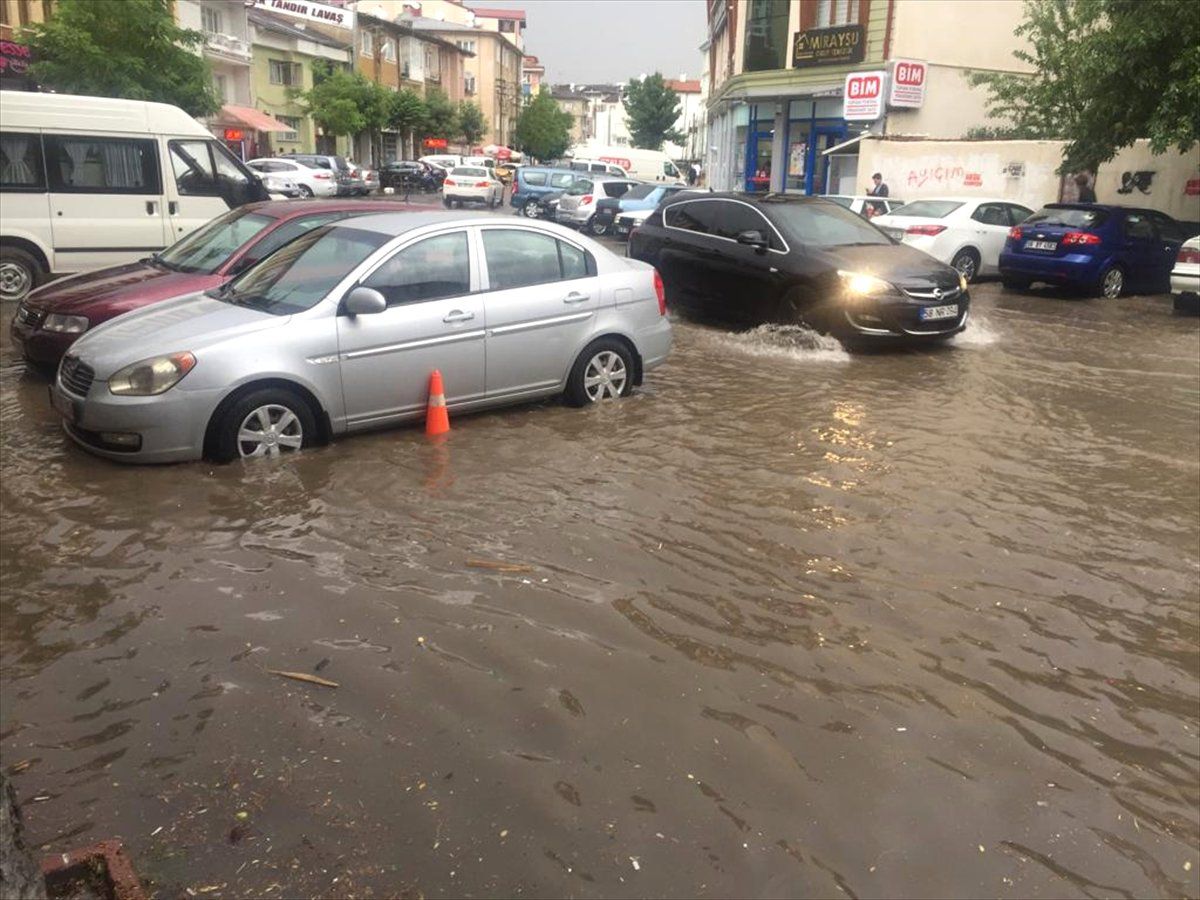 Sivas\'ta kuvvetli sağanak