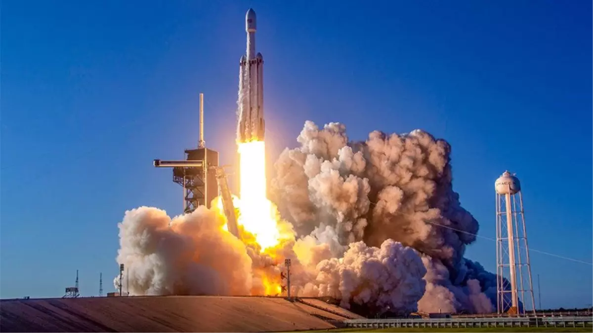 SpaceX, Falcon Heavy ile 152 İnsanın Küllerini Uzaya Taşıyacak