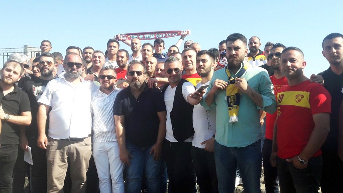 Taraftar gruplarından tribünde tarafsızlık çağrısı