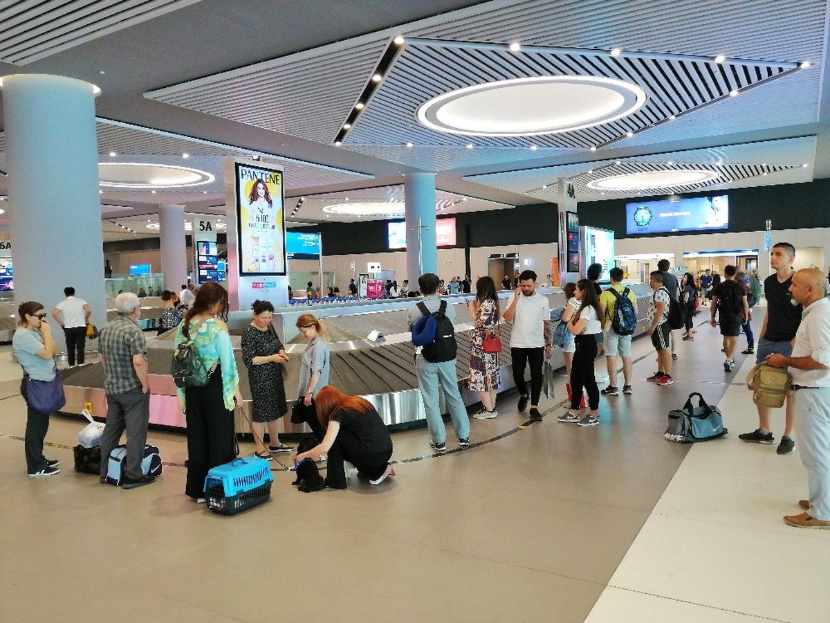 Tatilini yarıda kesen vatandaşlar, oy kullanmak için İstanbul\'a dönmeye başladı