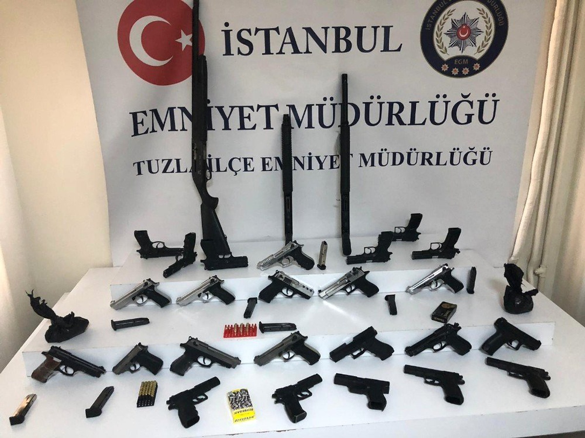 Tuzla\'da yapılan asayiş uygulamaları ve aramalarında 47 aranan şahıs yakalandı
