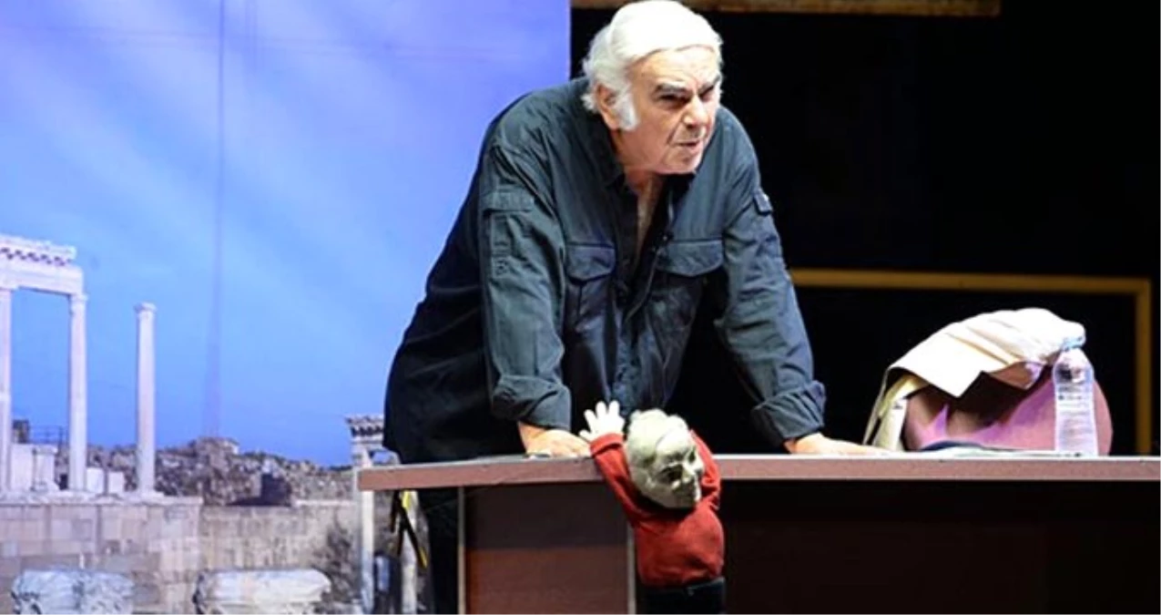Ünlü oyuncu Enis Fosforoğlu, hayatını kaybetti