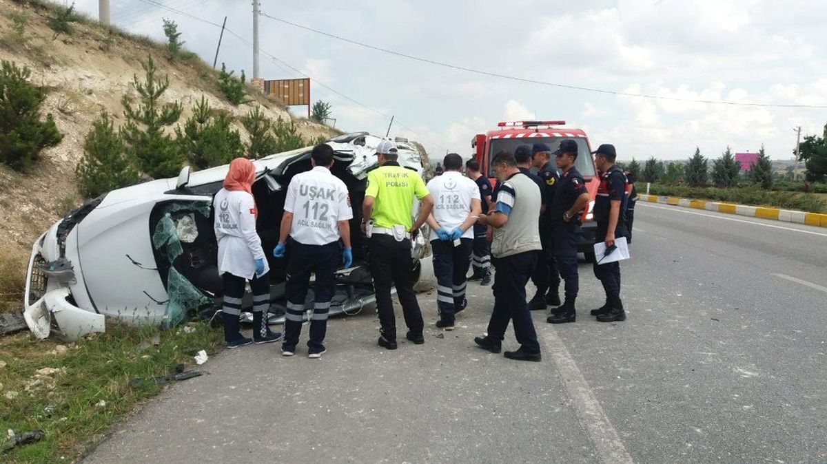 Uşak\'ta trafik kazası: 1 ölü, 3 yaralı