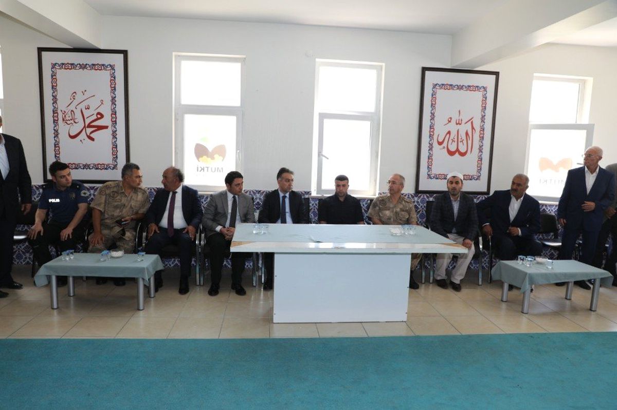 Vali Çağatay\'dan eşi ve bebeği vefat eden askerin ailesine taziye ziyareti