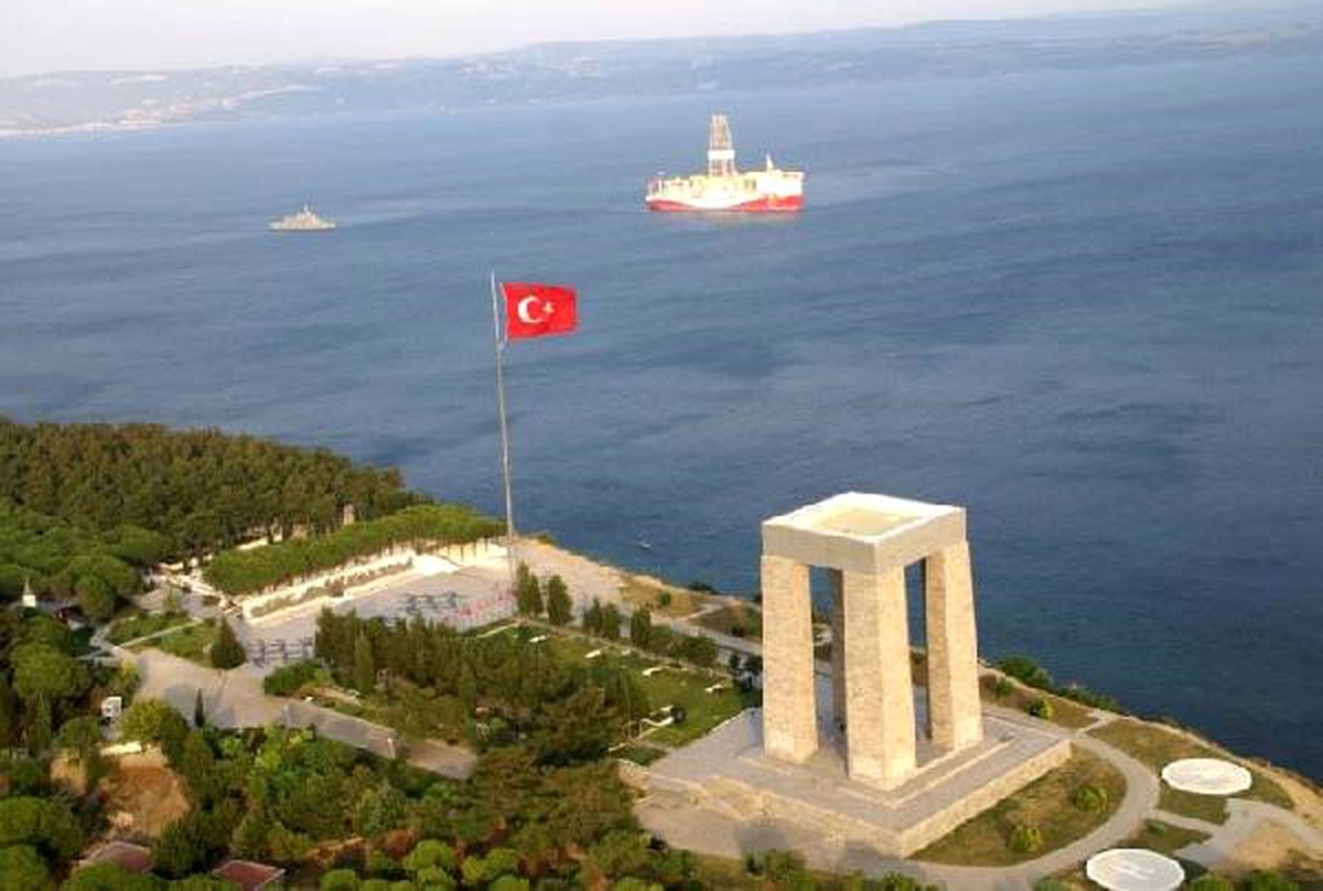 Yavuz sondaj gemisi, Çanakkale Boğazı\'ndan geçti