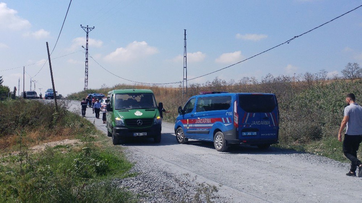 Arnavutköy\'de oy kullanmaktan dönen aile kaza yaptı: 1 ölü, 1 yaralı