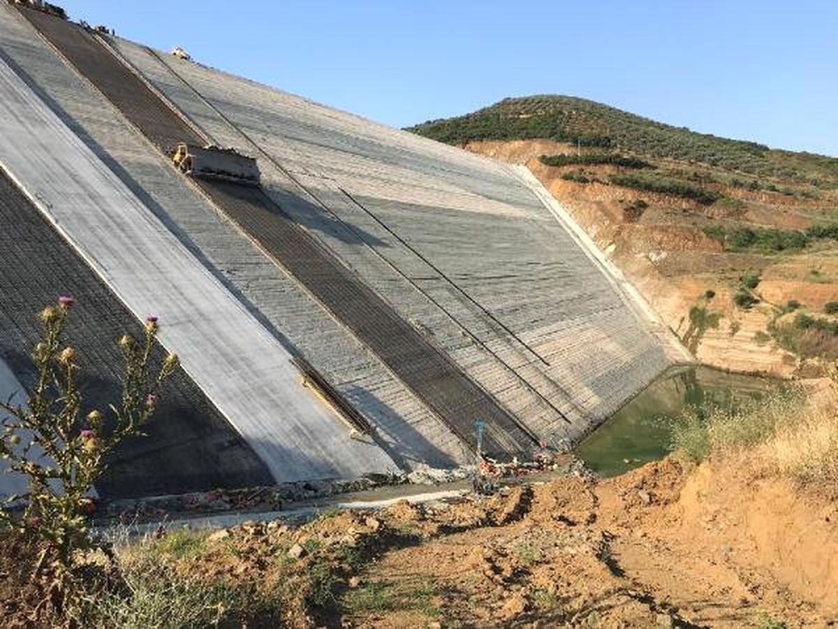 Baraj inşaatında asansörün halatı koptu; 70 metreden düşerek öldü