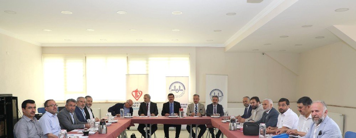 Bölge il müftüleri ile ilahiyat fakültesi dekanları Erzincan\'da biraraya geldi