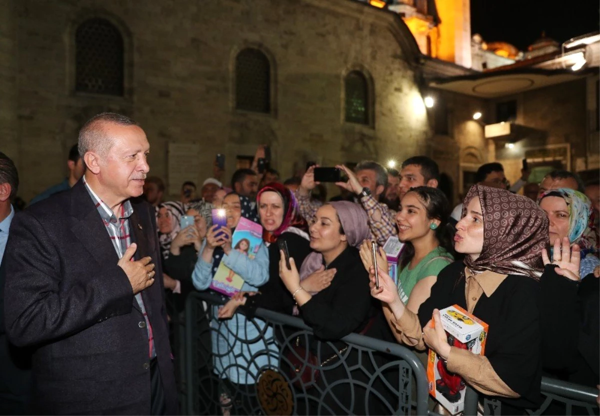 Cumhurbaşkanı Erdoğan Eyüp Sultan türbesini ziyaret etti