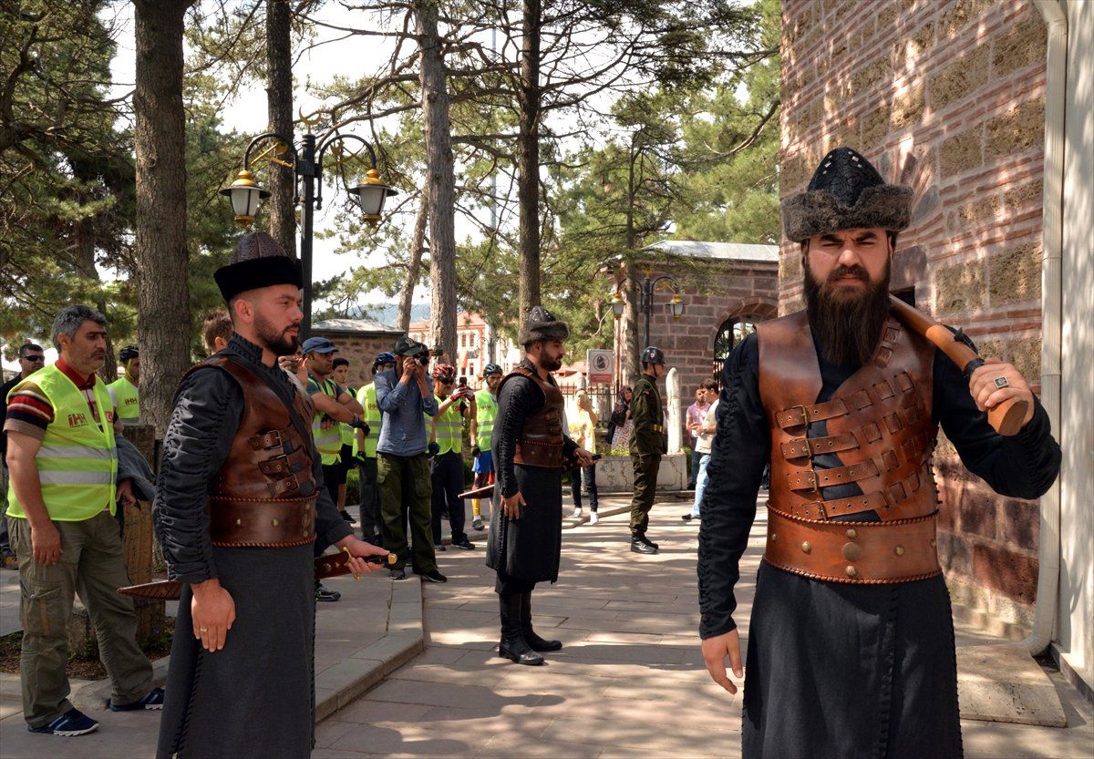 İHH gönüllülerinin Söğüt\'ten Domaniç\'e bisiklet turu