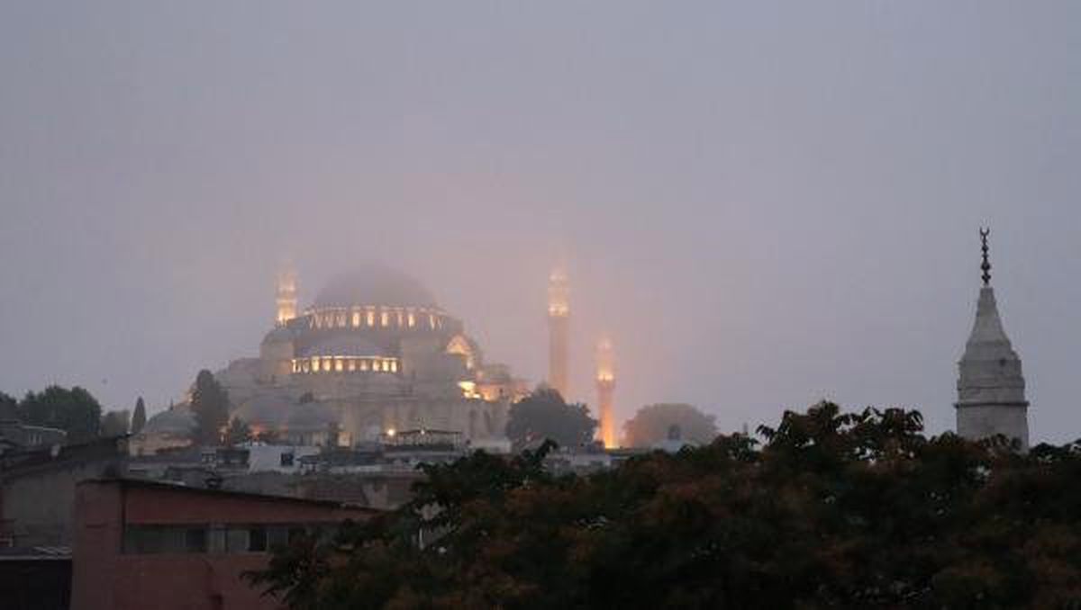 İstanbul\'da sis etkili oluyor