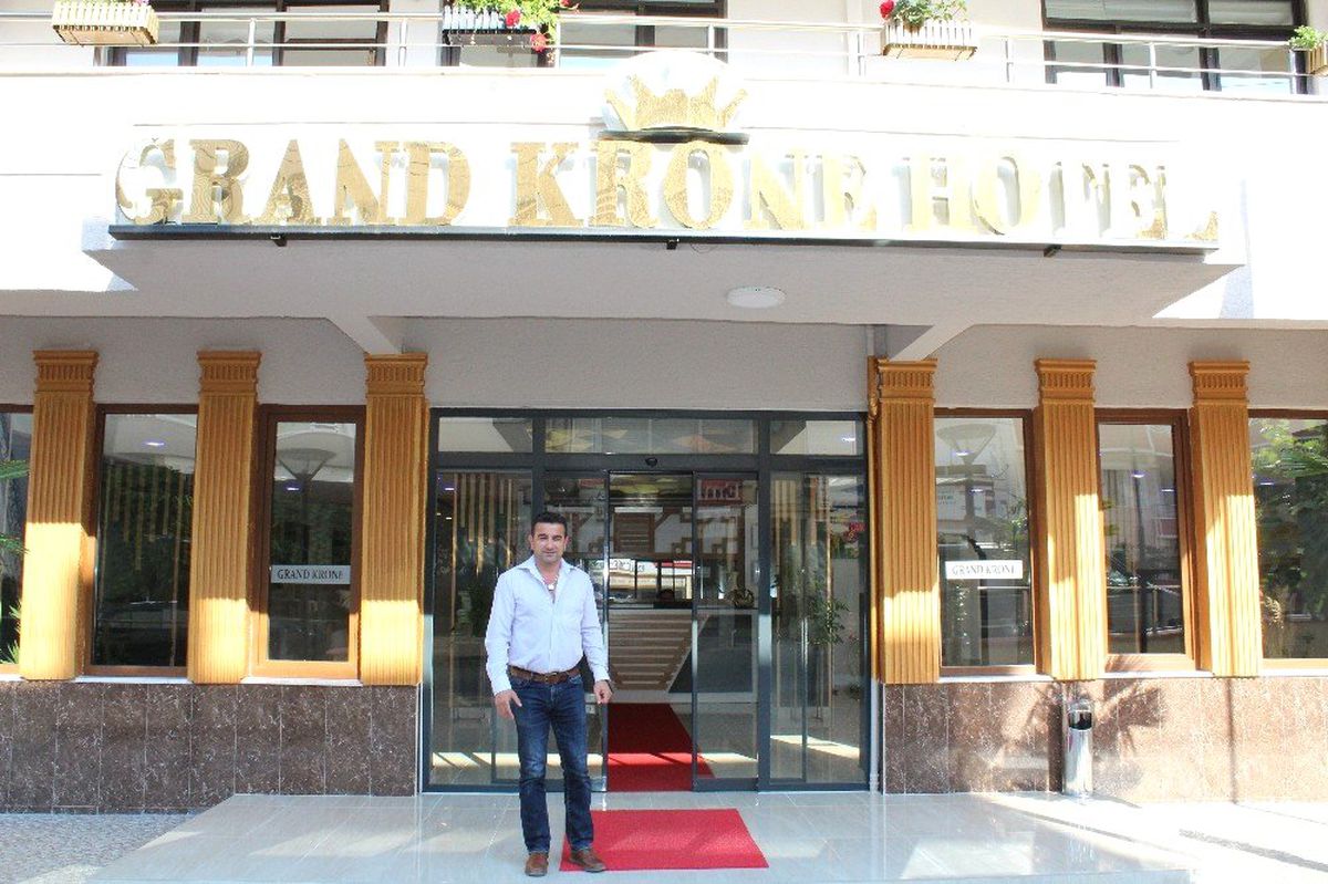 İsviçre\'den geldi, Çınarcık\'a modern bir otel kazandırdı