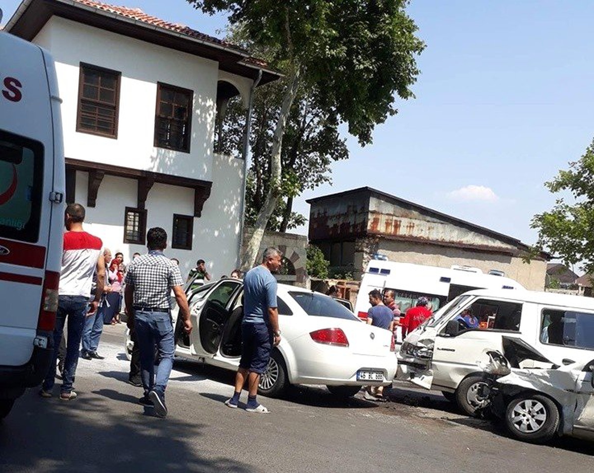 Kahramanmaraş\'ta zincirleme kaza: 13 yaralı