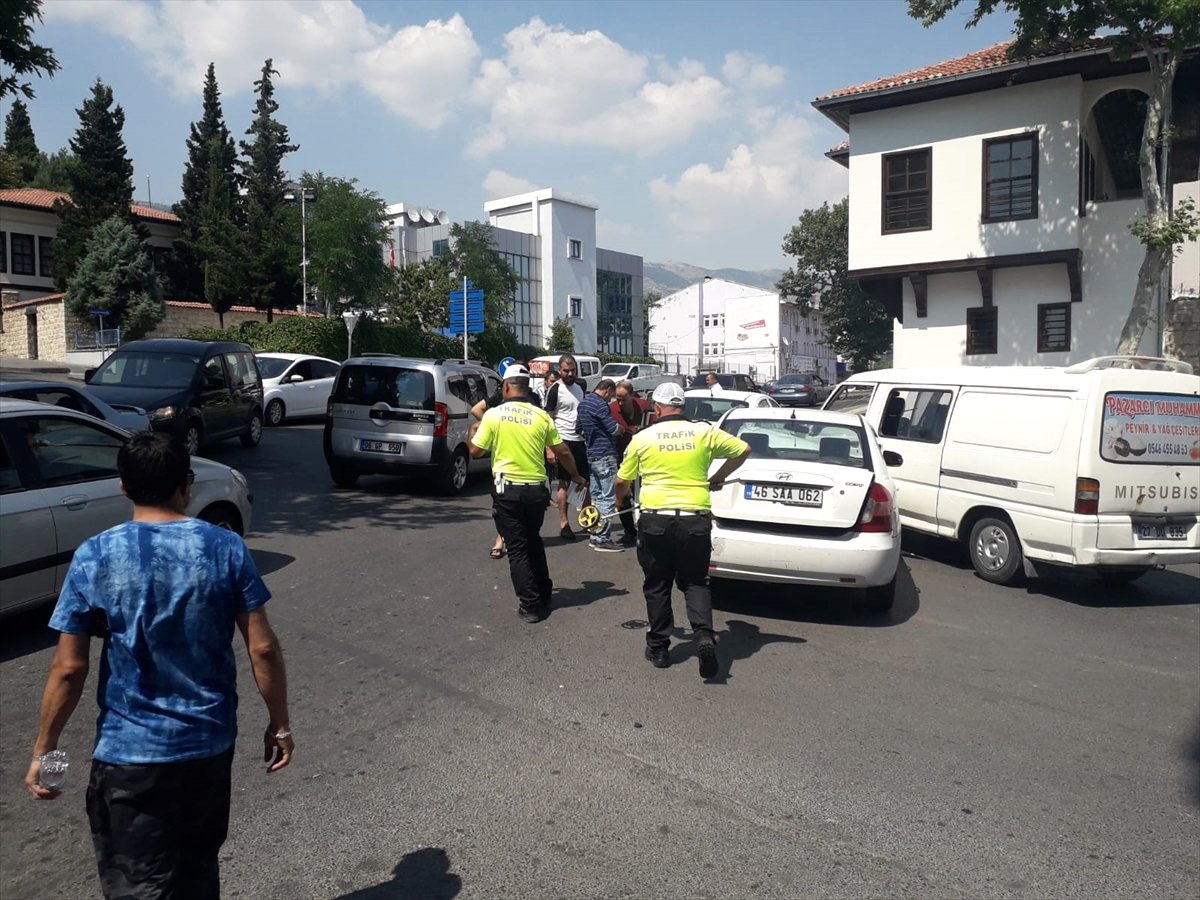 Kahramanmaraş\'ta zincirleme trafik kazası: 13 yaralı