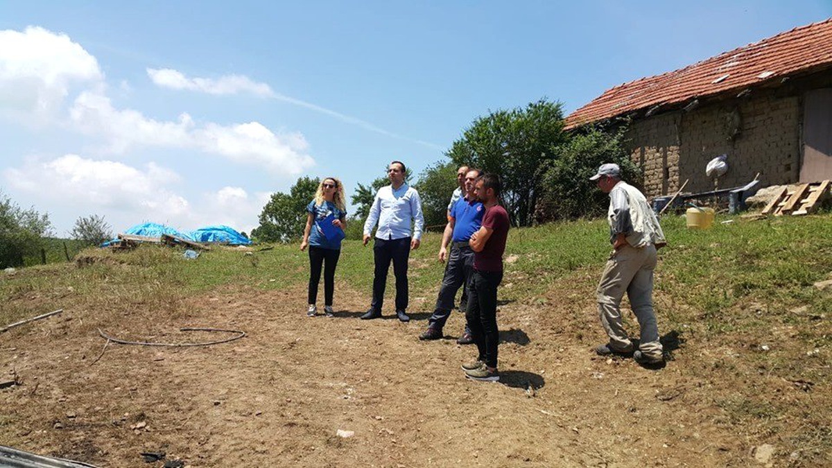 Kaymakam Güven, Büyükelmalı köyünde yanan evde incelemeler yaptı