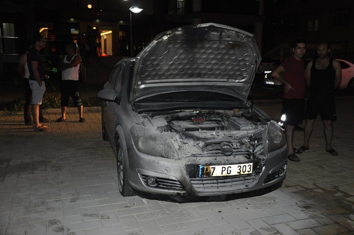 Polis memurunun otomobili kundaklandı