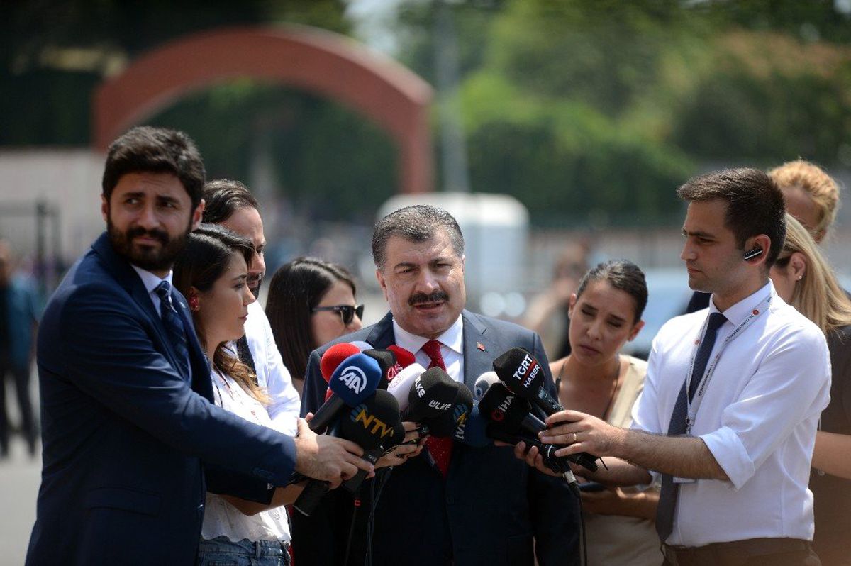 Sağlık Bakanı Koca: "Bugün 3 binin üzerinde sağlık personelimiz nöbet tutmaktadır"
