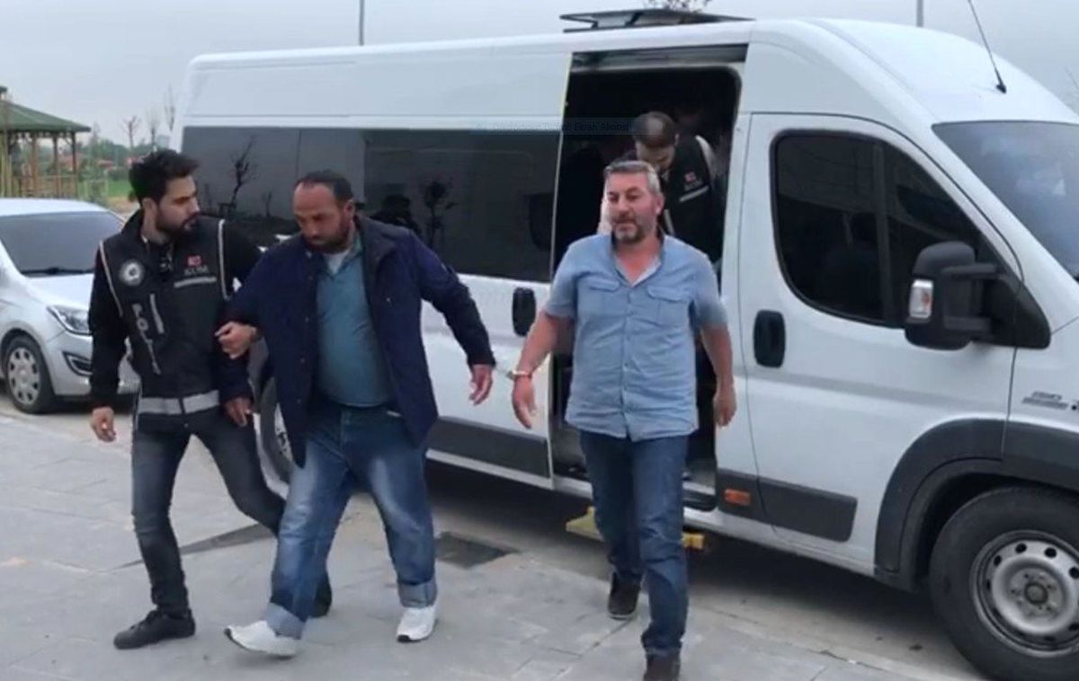 Aksaray\'daki silah çetesi operasyonunda 1\'i muhtar 5 tutuklama