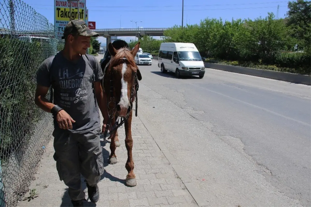 Atıyla beraber askere gitmek için Sivas\'tan yola koyuldu