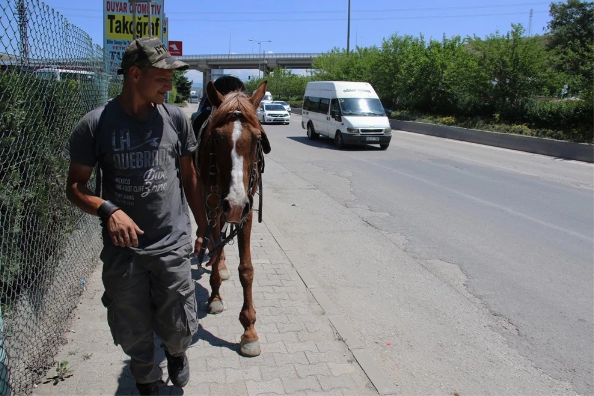 Atıyla beraber askere gitmek için Sivas\'tan yola koyuldu