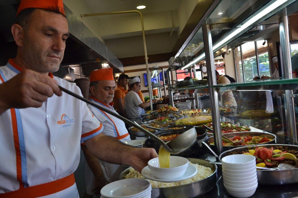 Balıkesir\'de en iyi çorbacı ödülünü aldı