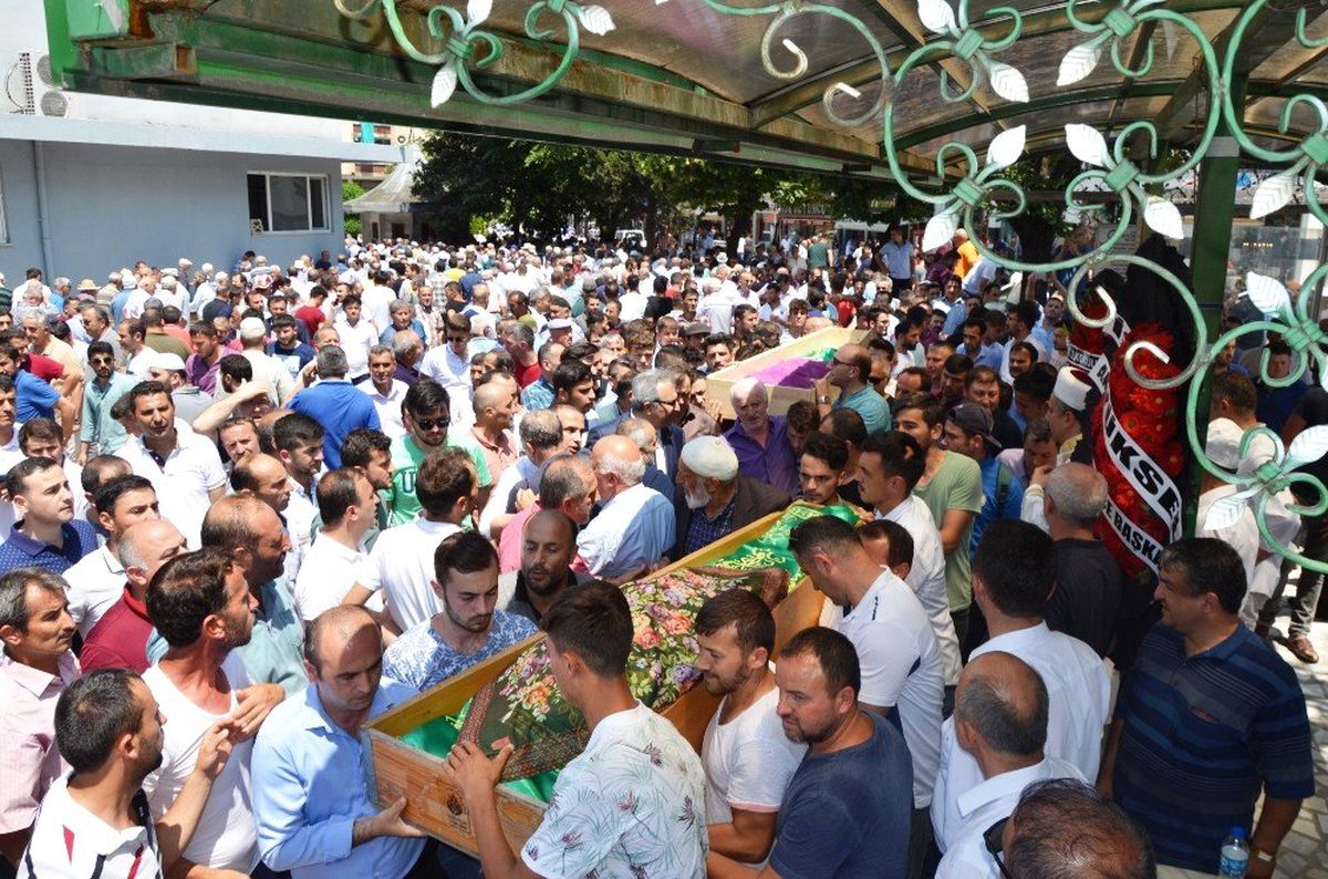 Birlikte öldüler birlikte son yolculuğa uğurlandılar