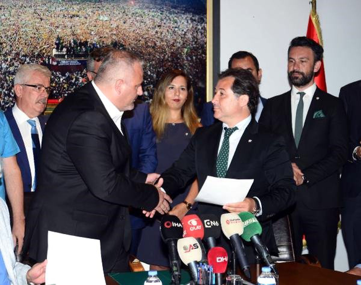 Bursaspor\'da başkan Mestan mazbatasını aldı