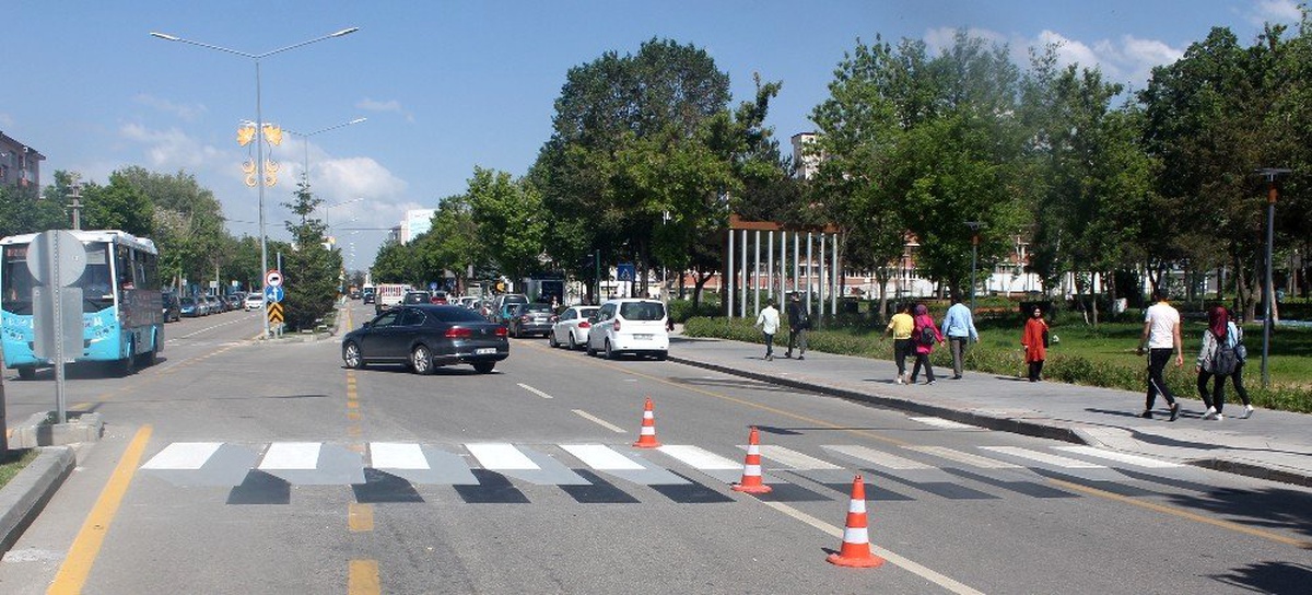 Büyükşehir\'den "Yaya Öncelikli Trafik" düzenlemesi