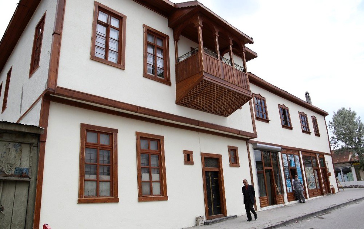 Büyükşehir\'in \'Cephe Sağlıklaştırma\' çalışmaları sürüyor