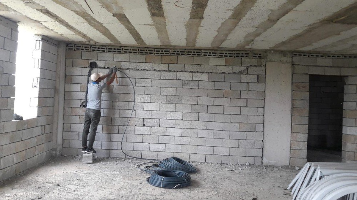 Çaldıran Belediyesinden cami yapımı için teknik personel desteği