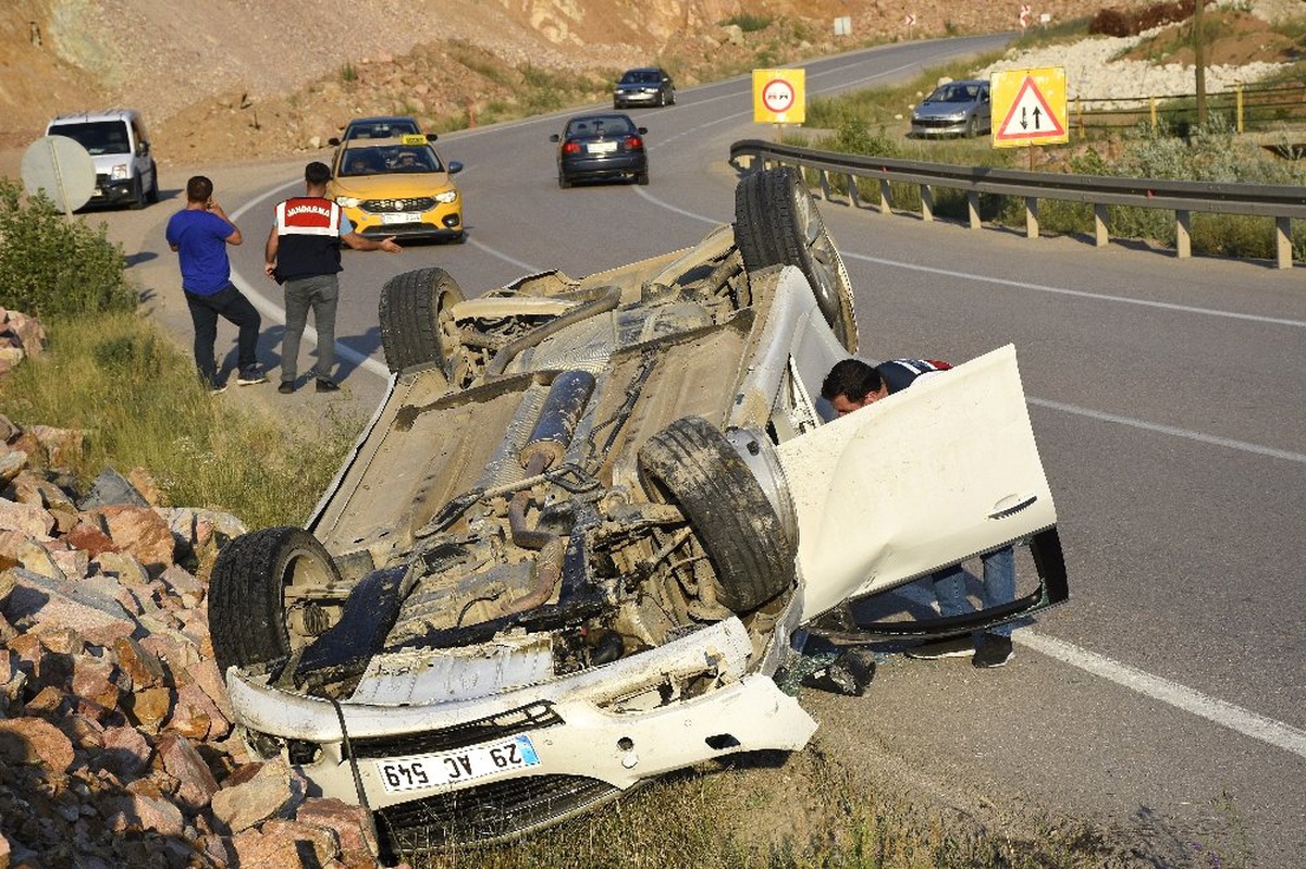 Gümüşhane\'de 2 ayrı trafik kazası: 4 yaralı