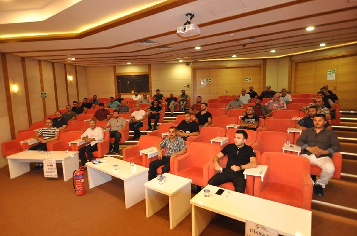 İkinci el satıcıları imtihanda ter döktü