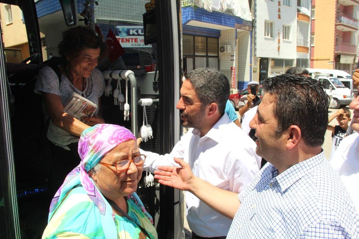 İstanbul seçimlerinde oy kullanan Malatyalılara coşkulu karşılama