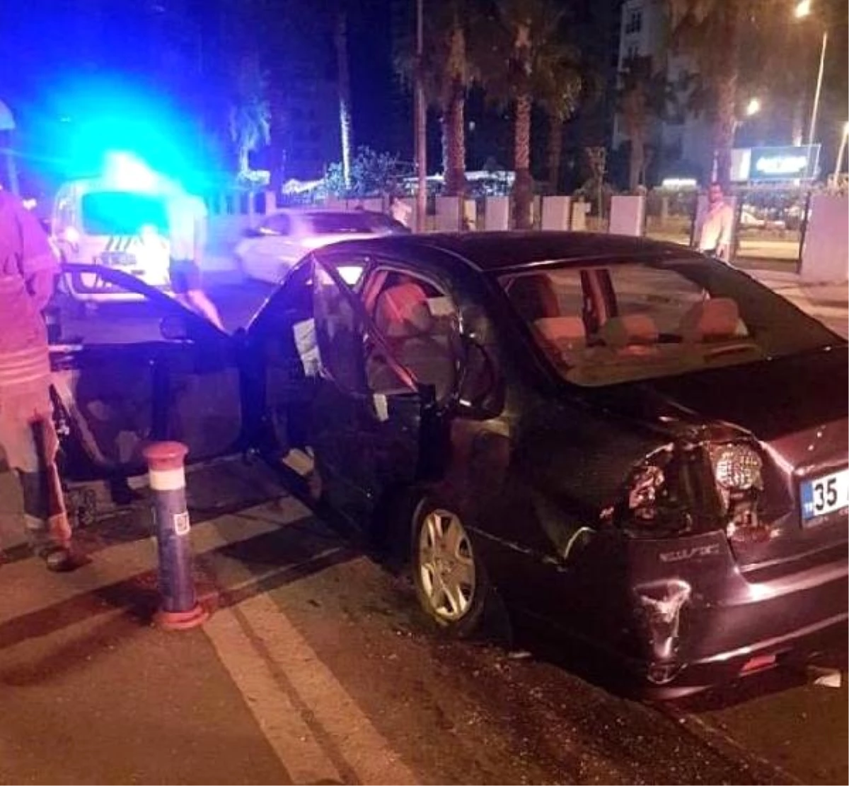 İzmir\'de kaza: 2 ölü, 2 yaralı