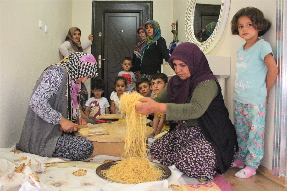 Kadınların kışlık hazırlıkları erken başladı