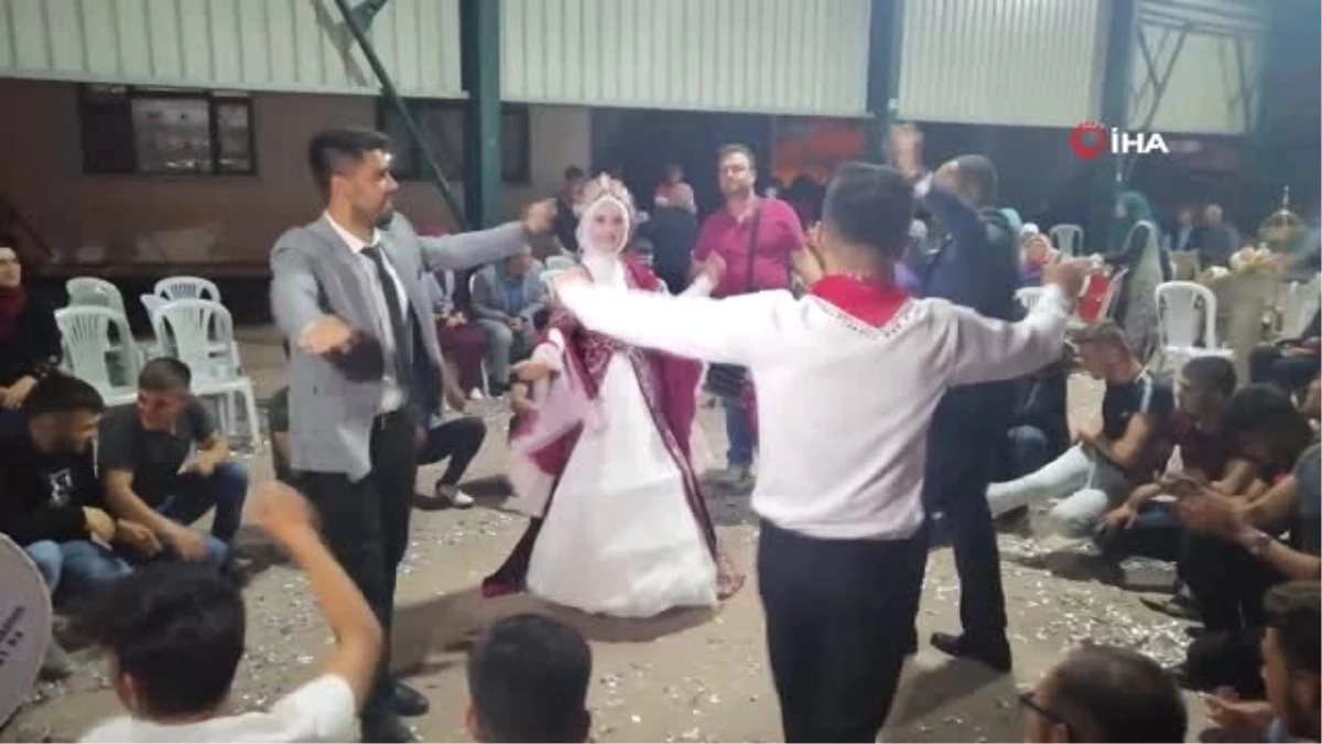 Kına gecesini yapıp sandığa koştu, akşam damat oldu