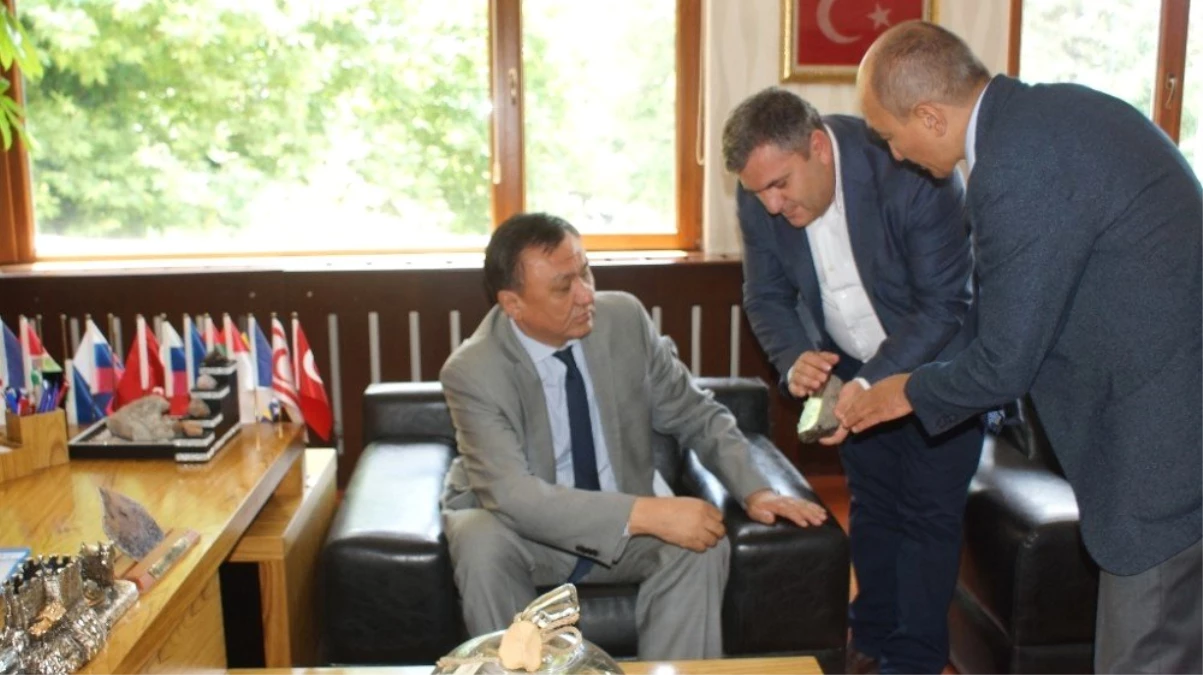 Kırgızistan Büyükelçisi, Çubuk\'u ziyaret etti
