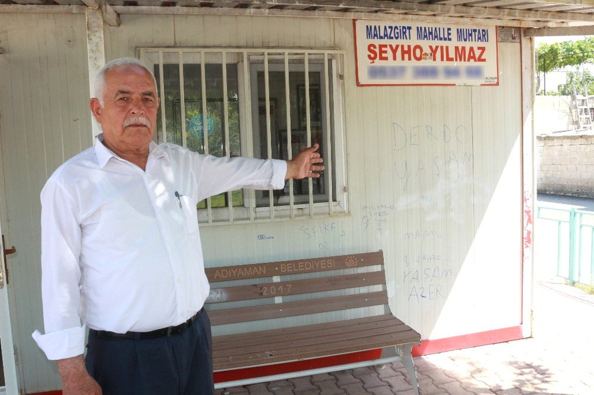 Mahalle muhtarı mahallesinde yaşanılan sorunlardan şikayetçi