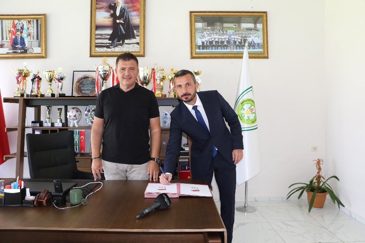 Manisa Büyükşehir Belediyespor\'da İlker Püren dönemi başladı