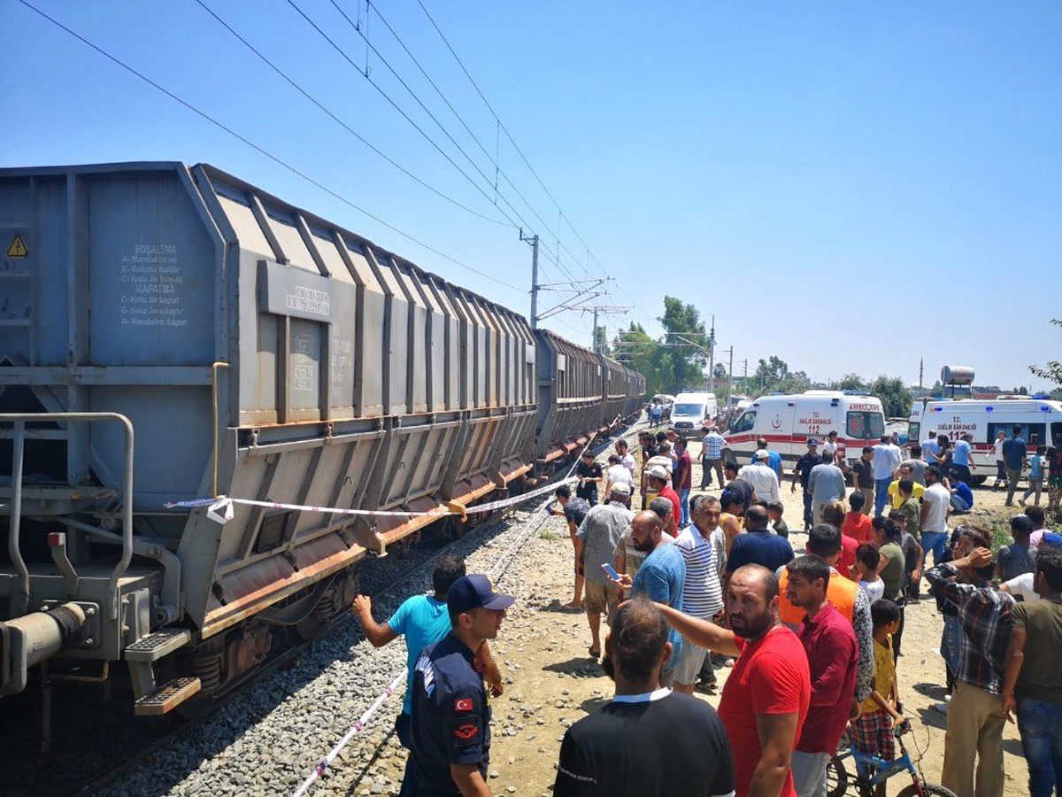 Mersin\'de tren kazası: 1 ölü, 4 yaralı