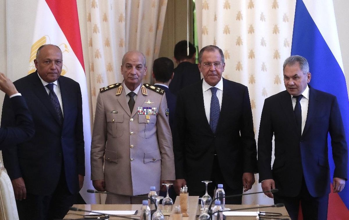 Rus ve Mısırlı dışişleri bakanları bir araya geldi