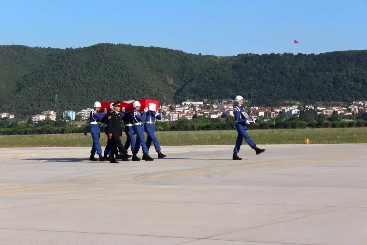 Şehit asker Yalova\'da törenle karşılandı