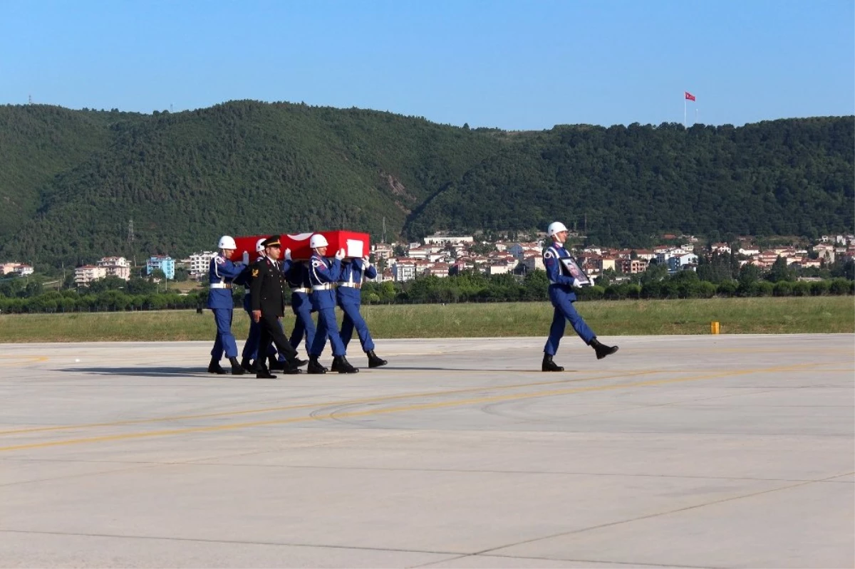 Şehit asker Yalova\'da törenle karşılandı